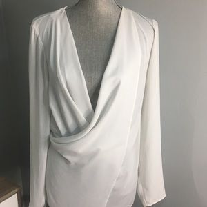 Additionelle Faux Wrap Top